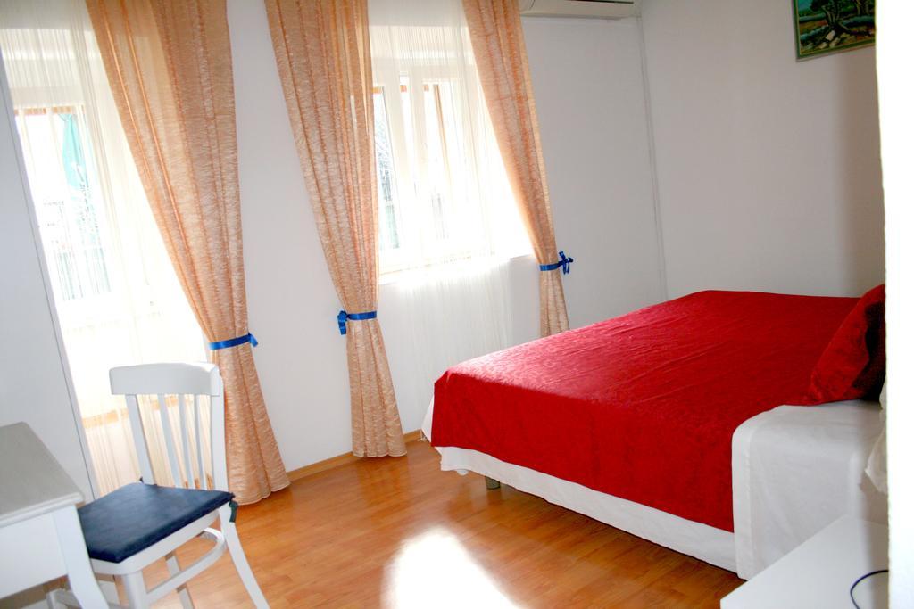 Rooms And Apartments Emily Сплит Экстерьер фото